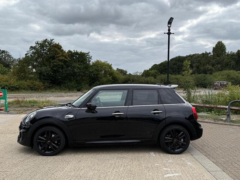 MINI Hatch 2.0 Cooper S Sport Hatchback 5dr Petrol Steptronic Euro 6 (s/s) (192 ps) - U10003192