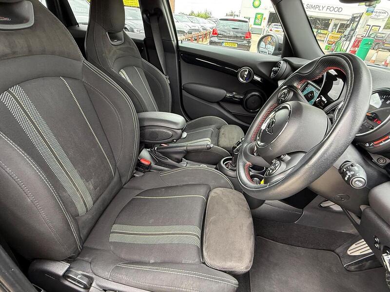 MINI Hatch 2.0 Cooper S Sport Hatchback 5dr Petrol Steptronic Euro 6 (s/s) (192 ps) - U10003192