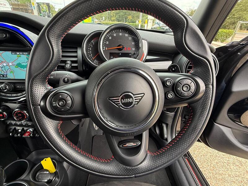 MINI Hatch 2.0 Cooper S Sport Hatchback 5dr Petrol Steptronic Euro 6 (s/s) (192 ps) - U10003192