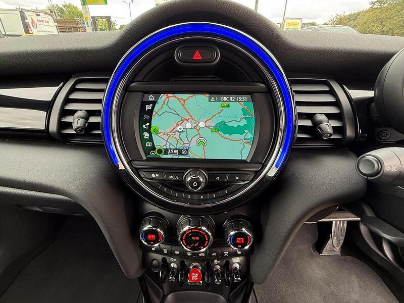MINI Hatch 2.0 Cooper S Sport Hatchback 5dr Petrol Steptronic Euro 6 (s/s) (192 ps) - U10003192