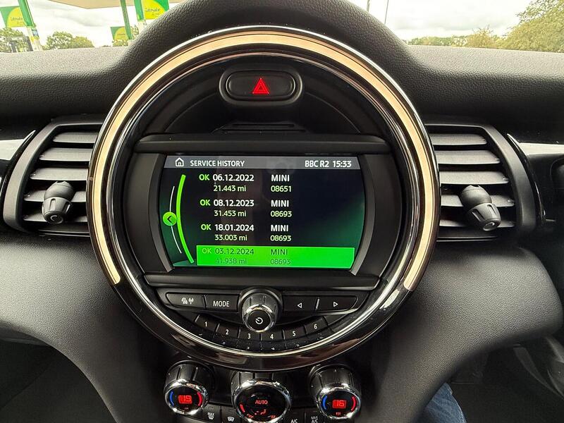 MINI Hatch 2.0 Cooper S Sport Hatchback 5dr Petrol Steptronic Euro 6 (s/s) (192 ps) - U10003192