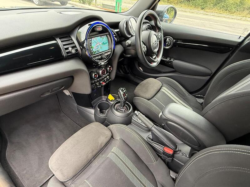 MINI Hatch 2.0 Cooper S Sport Hatchback 5dr Petrol Steptronic Euro 6 (s/s) (192 ps) - U10003192