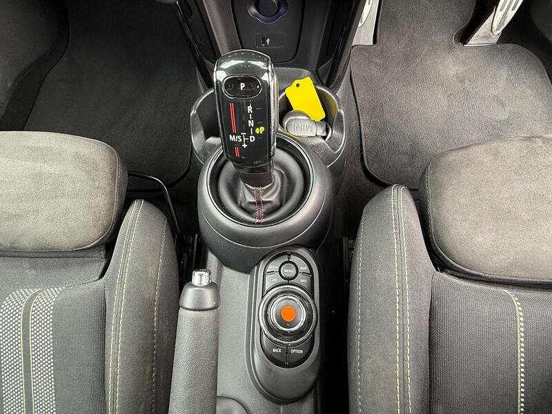MINI Hatch 2.0 Cooper S Sport Hatchback 5dr Petrol Steptronic Euro 6 (s/s) (192 ps) - U10003192