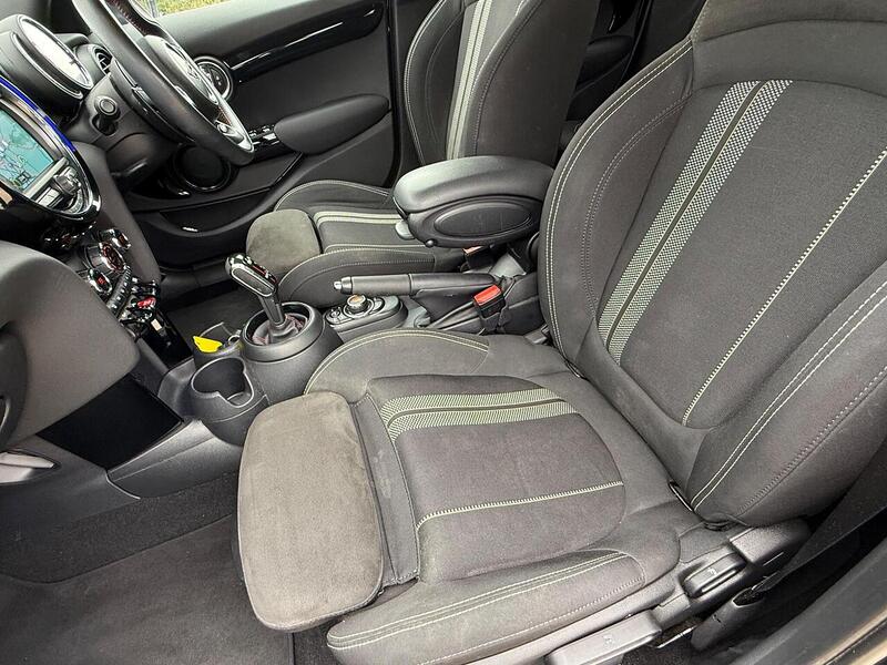 MINI Hatch 2.0 Cooper S Sport Hatchback 5dr Petrol Steptronic Euro 6 (s/s) (192 ps) - U10003192