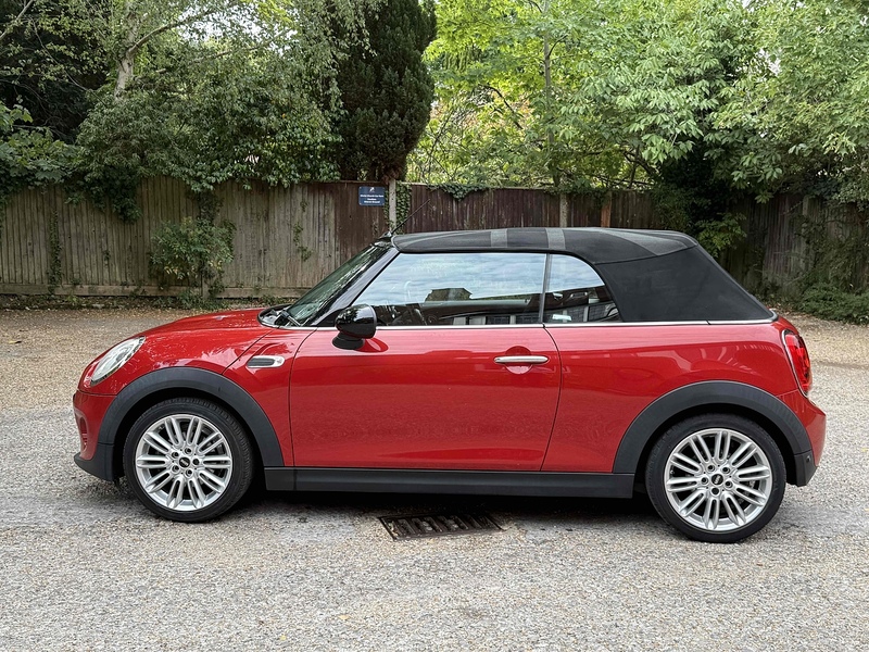 MINI Convertible 1.5 Cooper Convertible 2dr Petrol Manual Euro 6 (s/s) (136 ps) - U10003193