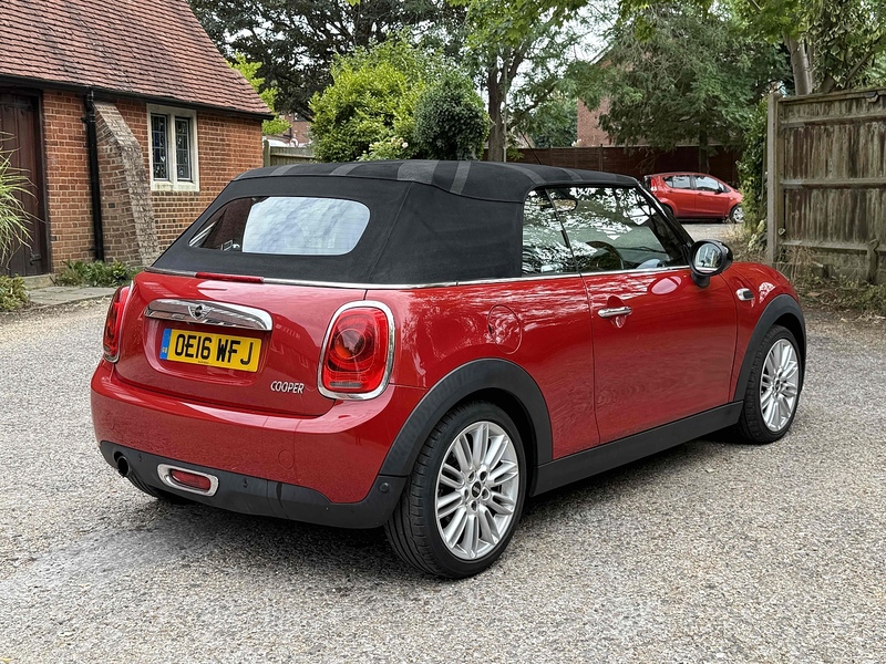 MINI Convertible 1.5 Cooper Convertible 2dr Petrol Manual Euro 6 (s/s) (136 ps) - U10003193