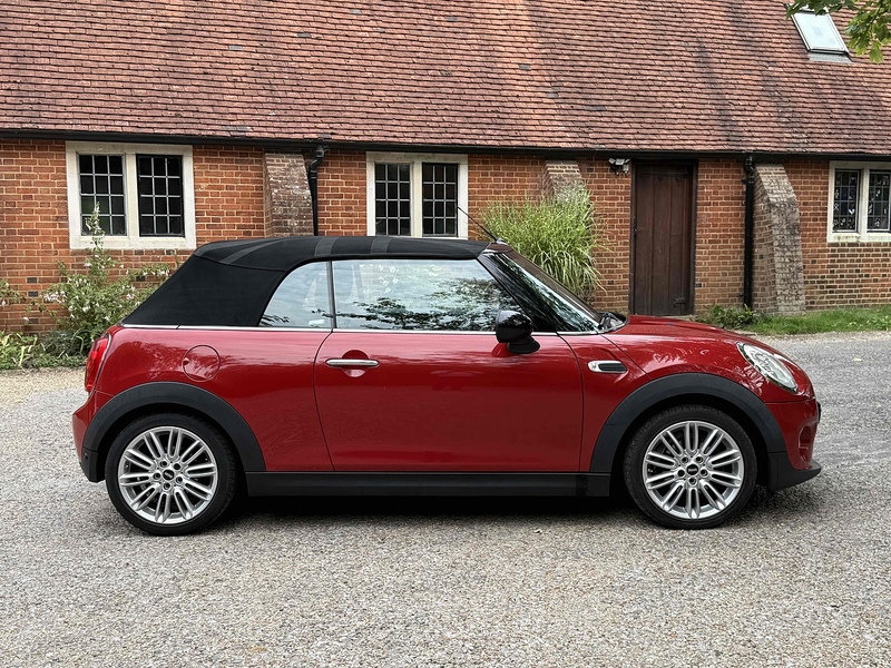 MINI Convertible 1.5 Cooper Convertible 2dr Petrol Manual Euro 6 (s/s) (136 ps) - U10003193