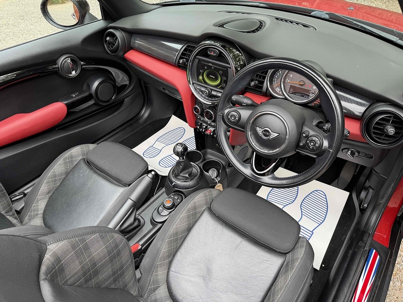 MINI Convertible 1.5 Cooper Convertible 2dr Petrol Manual Euro 6 (s/s) (136 ps) - U10003193
