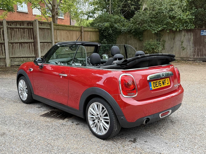 MINI Convertible 1.5 Cooper Convertible 2dr Petrol Manual Euro 6 (s/s) (136 ps) - U10003193