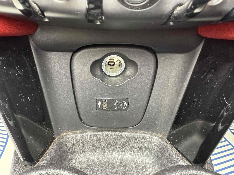 MINI Convertible 1.5 Cooper Convertible 2dr Petrol Manual Euro 6 (s/s) (136 ps) - U10003193
