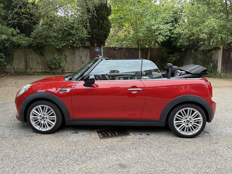 MINI Convertible 1.5 Cooper Convertible 2dr Petrol Manual Euro 6 (s/s) (136 ps) - U10003193