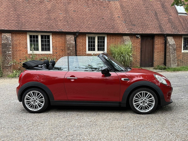 MINI Convertible 1.5 Cooper Convertible 2dr Petrol Manual Euro 6 (s/s) (136 ps) - U10003193