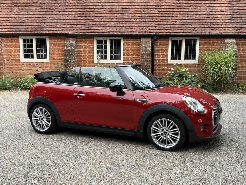 MINI Convertible 1.5 Cooper Convertible 2dr Petrol Manual Euro 6 (s/s) (136 ps) - U10003193