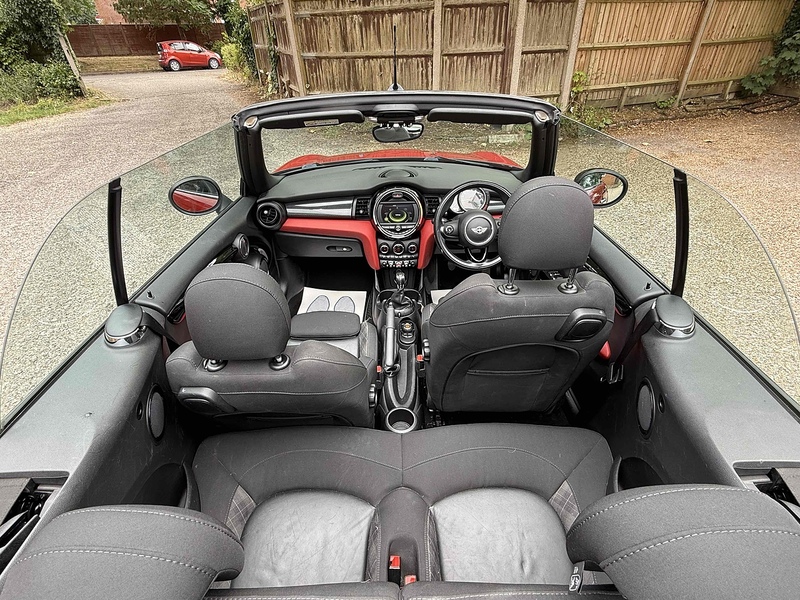 MINI Convertible 1.5 Cooper Convertible 2dr Petrol Manual Euro 6 (s/s) (136 ps) - U10003193