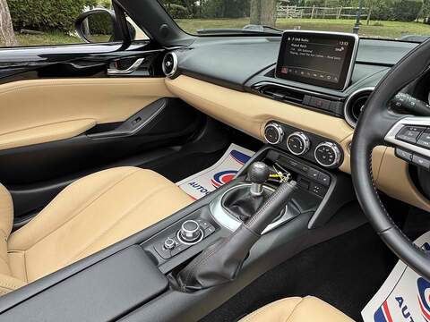 Mazda MX-5 2.0 SKYACTIV-G Sport Nav Convertible 2dr Petrol Manual Euro 6 (160 ps) - U10003200