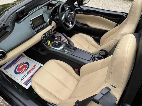 Mazda MX-5 2.0 SKYACTIV-G Sport Nav Convertible 2dr Petrol Manual Euro 6 (160 ps) - U10003200