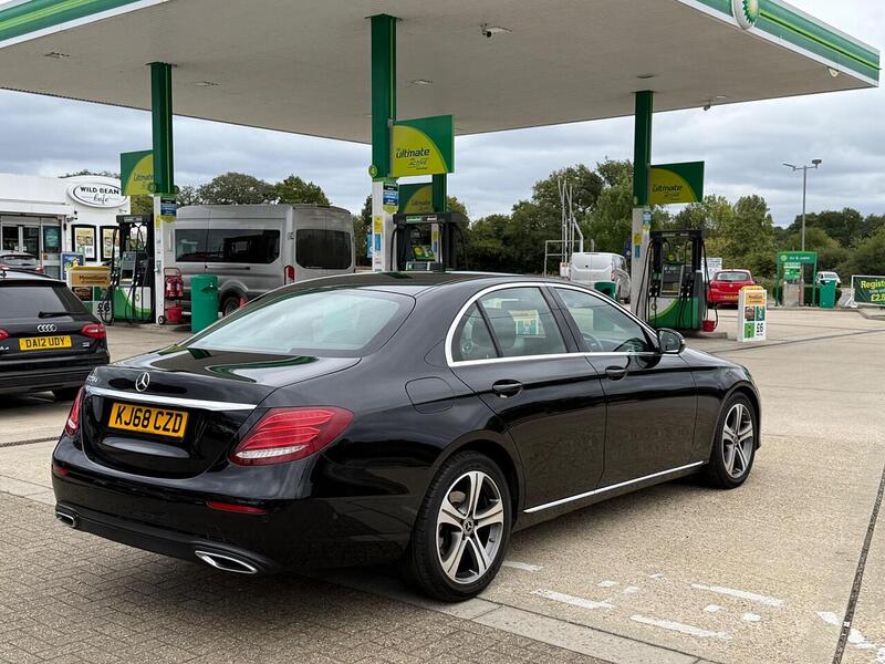 Mercedes-Benz E Class 2.0 E220d SE Saloon 4dr Diesel G-Tronic+ Euro 6 (s/s) (194 ps) - U10003201