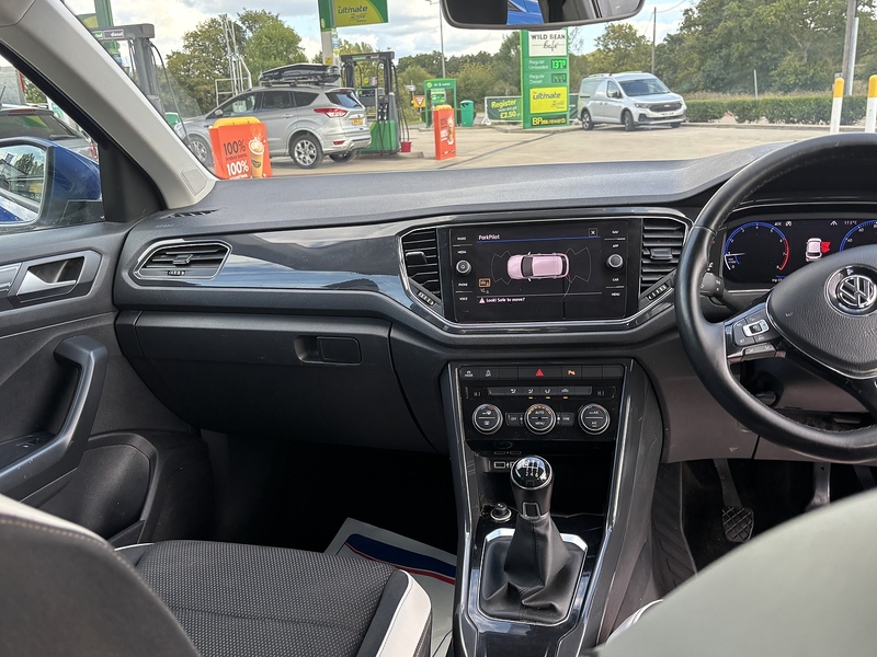 Volkswagen T-Roc 1.5 TSI EVO SEL SUV 5dr Petrol Manual Euro 6 (s/s) (150 ps) - U10003213