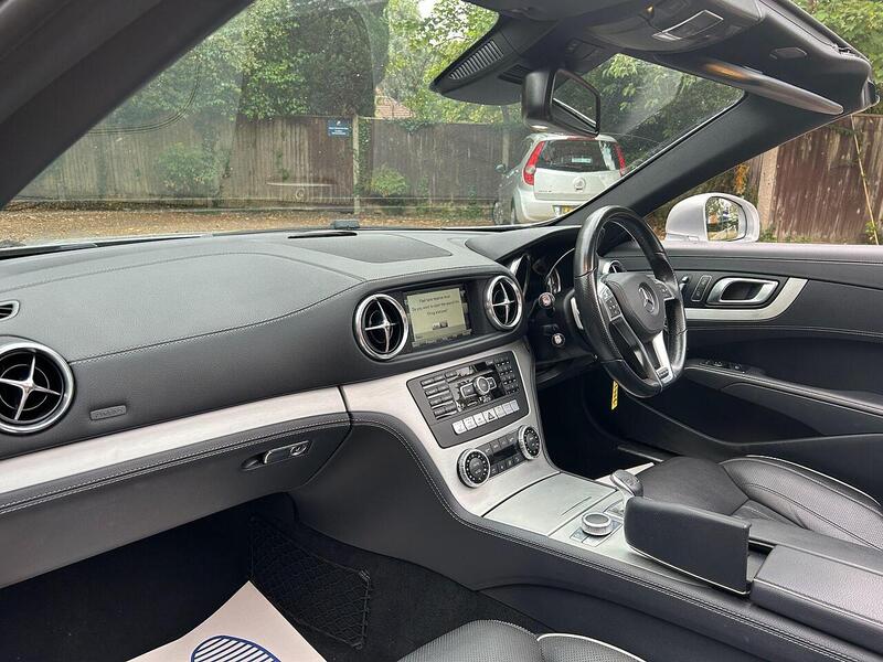 Mercedes-Benz SL 3.5 SL350 AMG Sport Convertible 2dr Petrol G-Tronic Euro 5 (s/s) (306 ps) - U10003219