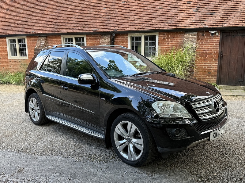 Mercedes-Benz M Class 3.0 ML350 CDI V6 BlueEfficiency Sport SUV 5dr Diesel Tiptronic 4WD Euro 5 (231 ps) - U10003222
