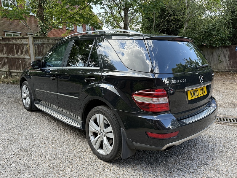Mercedes-Benz M Class 3.0 ML350 CDI V6 BlueEfficiency Sport SUV 5dr Diesel Tiptronic 4WD Euro 5 (231 ps) - U10003222