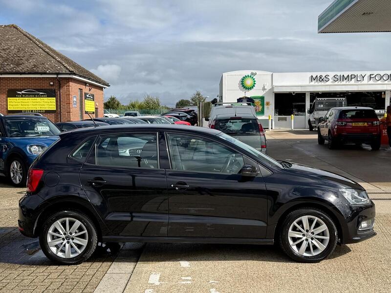 Volkswagen Polo 1.2 TSI BlueMotion Tech SE Hatchback 5dr Petrol Manual Euro 6 (s/s) (90 ps) - U10003226