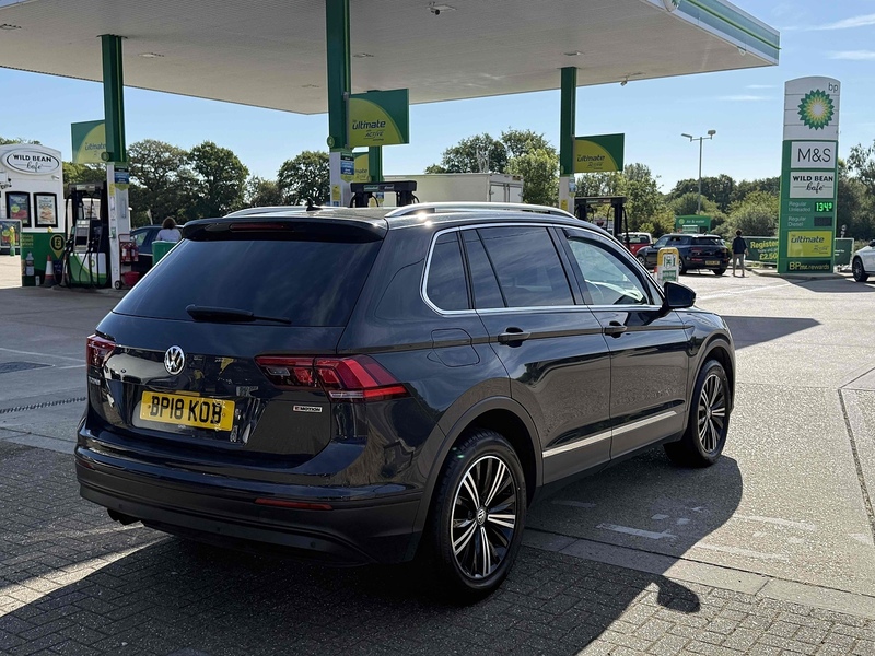 Volkswagen Tiguan 2.0 TDI SE Navigation SUV 5dr Diesel DSG 4Motion Euro 6 (s/s) (150 ps) - U10003230
