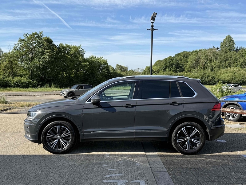 Volkswagen Tiguan 2.0 TDI SE Navigation SUV 5dr Diesel DSG 4Motion Euro 6 (s/s) (150 ps) - U10003230