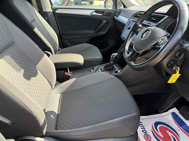 Volkswagen Tiguan 2.0 TDI SE Navigation SUV 5dr Diesel DSG 4Motion Euro 6 (s/s) (150 ps) - U10003230