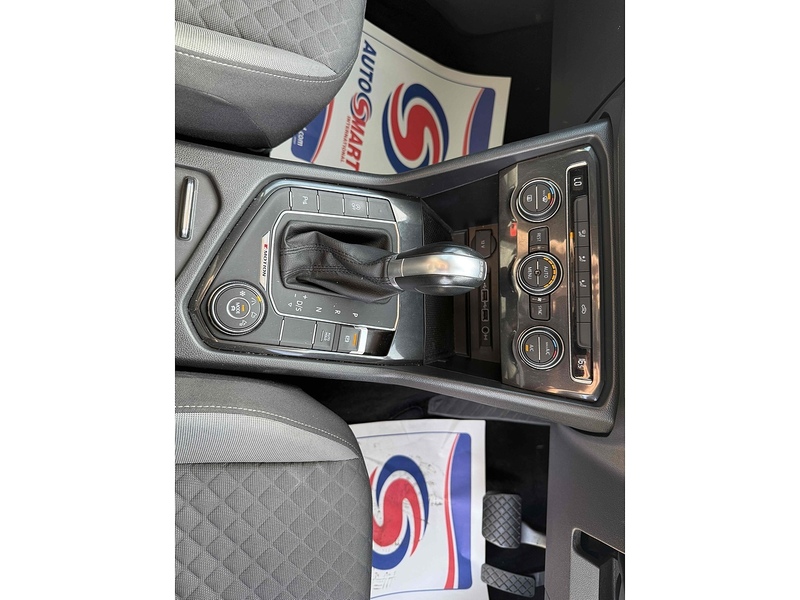 Volkswagen Tiguan 2.0 TDI SE Navigation SUV 5dr Diesel DSG 4Motion Euro 6 (s/s) (150 ps) - U10003230