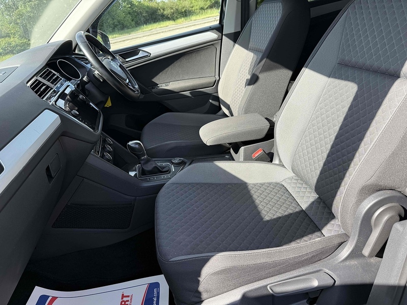 Volkswagen Tiguan 2.0 TDI SE Navigation SUV 5dr Diesel DSG 4Motion Euro 6 (s/s) (150 ps) - U10003230