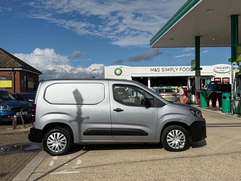 Peugeot Partner 1.5 BlueHDi 1000 Professional Premium Standard Panel Van 5dr Diesel Manual SWB Euro 6 (100 bhp) - U10003231