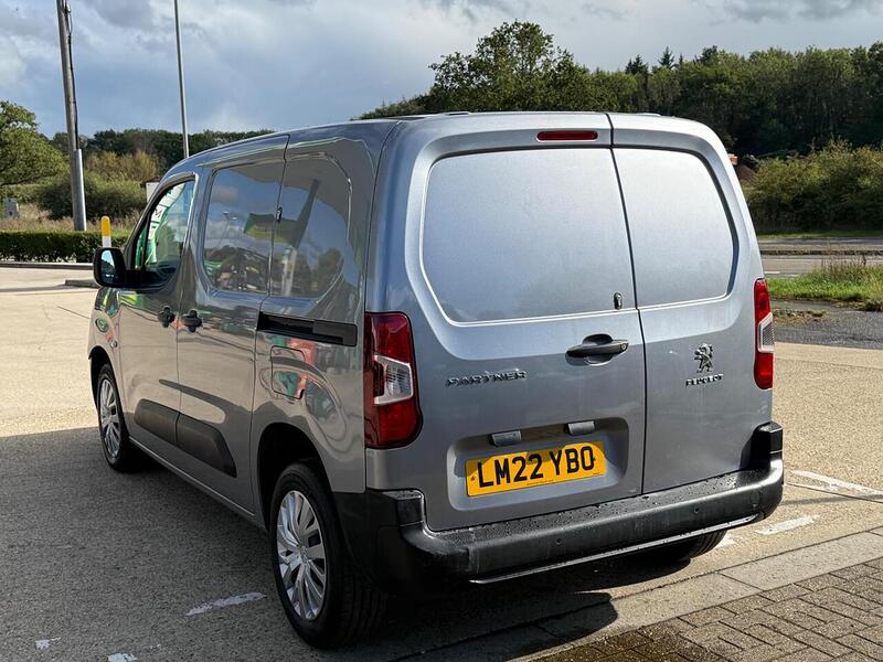 Peugeot Partner 1.5 BlueHDi 1000 Professional Premium Standard Panel Van 5dr Diesel Manual SWB Euro 6 (100 bhp) - U10003231