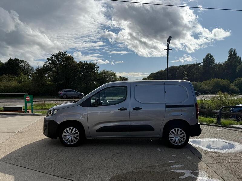 Peugeot Partner 1.5 BlueHDi 1000 Professional Premium Standard Panel Van 5dr Diesel Manual SWB Euro 6 (100 bhp) - U10003231