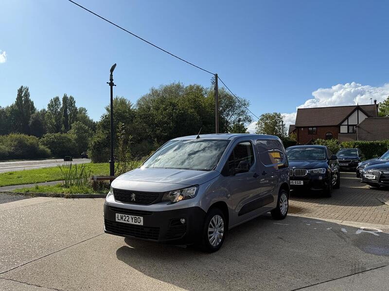 Peugeot Partner 1.5 BlueHDi 1000 Professional Premium Standard Panel Van 5dr Diesel Manual SWB Euro 6 (100 bhp) - U10003231