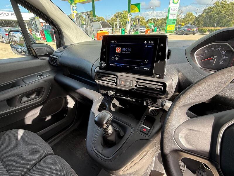 Peugeot Partner 1.5 BlueHDi 1000 Professional Premium Standard Panel Van 5dr Diesel Manual SWB Euro 6 (100 bhp) - U10003231