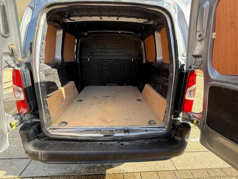 Peugeot Partner 1.5 BlueHDi 1000 Professional Premium Standard Panel Van 5dr Diesel Manual SWB Euro 6 (100 bhp) - U10003231