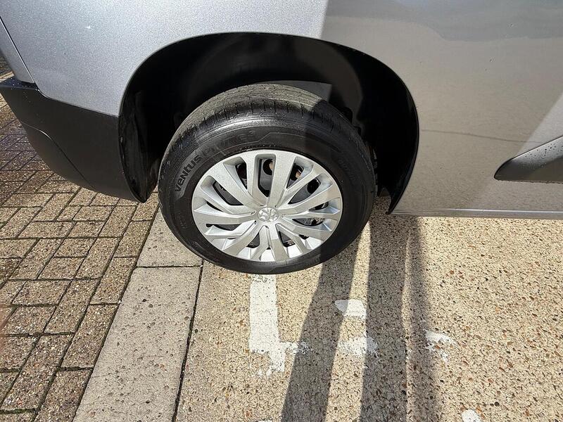 Peugeot Partner 1.5 BlueHDi 1000 Professional Premium Standard Panel Van 5dr Diesel Manual SWB Euro 6 (100 bhp) - U10003231