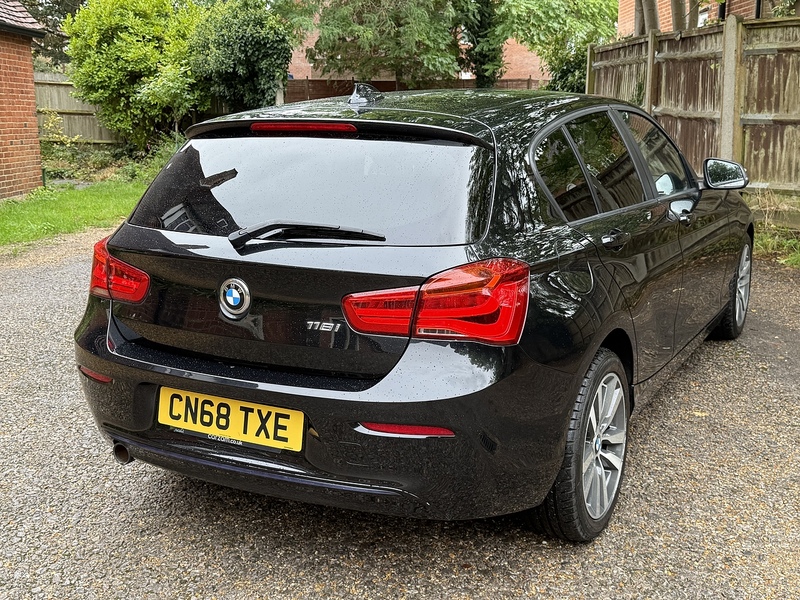 BMW 1 Series 1.5 118i Sport Hatchback 5dr Petrol Manual Euro 6 (s/s) (136 ps) - U10003232
