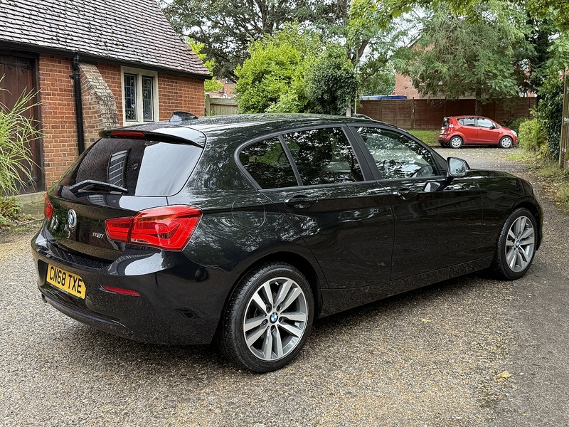 BMW 1 Series 1.5 118i Sport Hatchback 5dr Petrol Manual Euro 6 (s/s) (136 ps) - U10003232