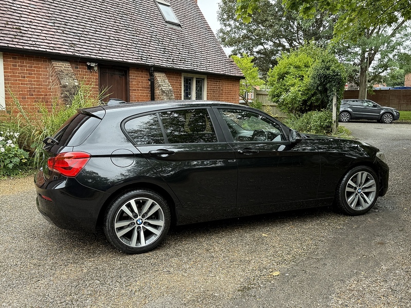 BMW 1 Series 1.5 118i Sport Hatchback 5dr Petrol Manual Euro 6 (s/s) (136 ps) - U10003232