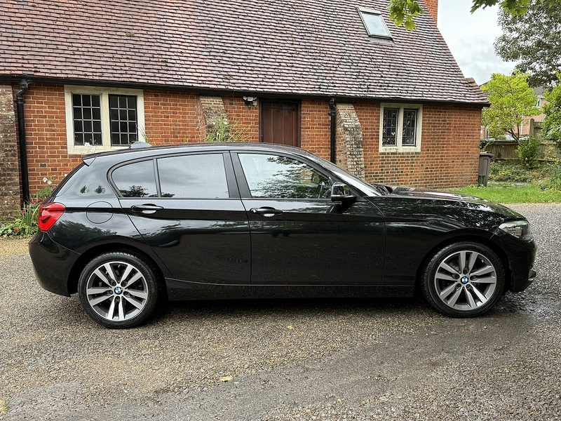 BMW 1 Series 1.5 118i Sport Hatchback 5dr Petrol Manual Euro 6 (s/s) (136 ps) - U10003232