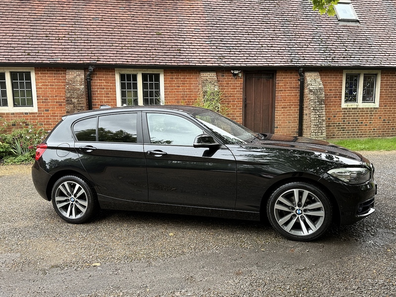 BMW 1 Series 1.5 118i Sport Hatchback 5dr Petrol Manual Euro 6 (s/s) (136 ps) - U10003232