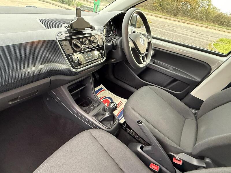 Volkswagen up! 1.0 up! Hatchback 5dr Petrol Manual Euro 6 (s/s) (60 ps) - U10003250