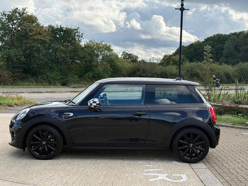 MINI Hatch 1.5 Cooper Hatchback 3dr Petrol Manual Euro 6 (s/s) (136 ps) - U10003255