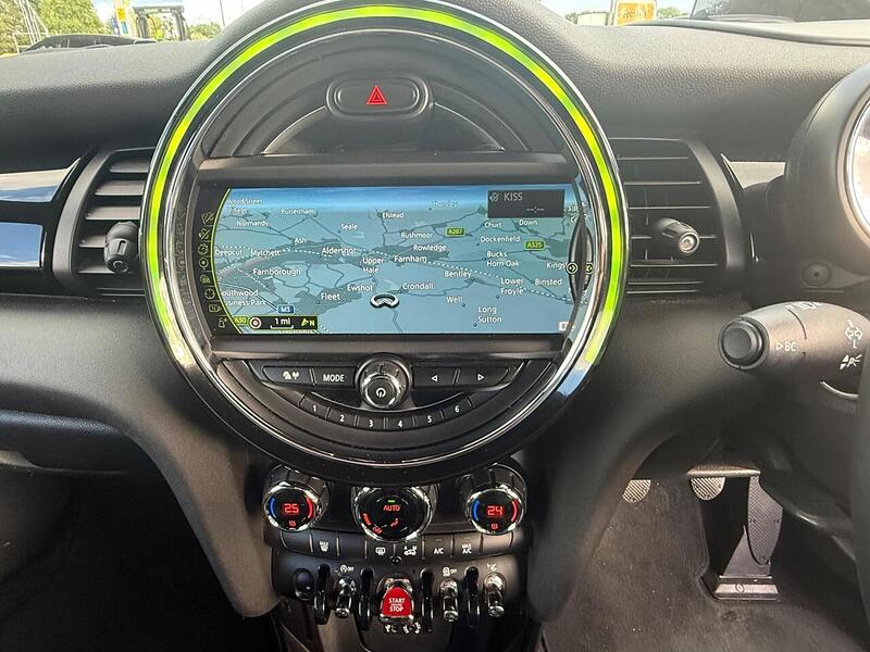 MINI Hatch 1.5 Cooper Hatchback 3dr Petrol Manual Euro 6 (s/s) (136 ps) - U10003255