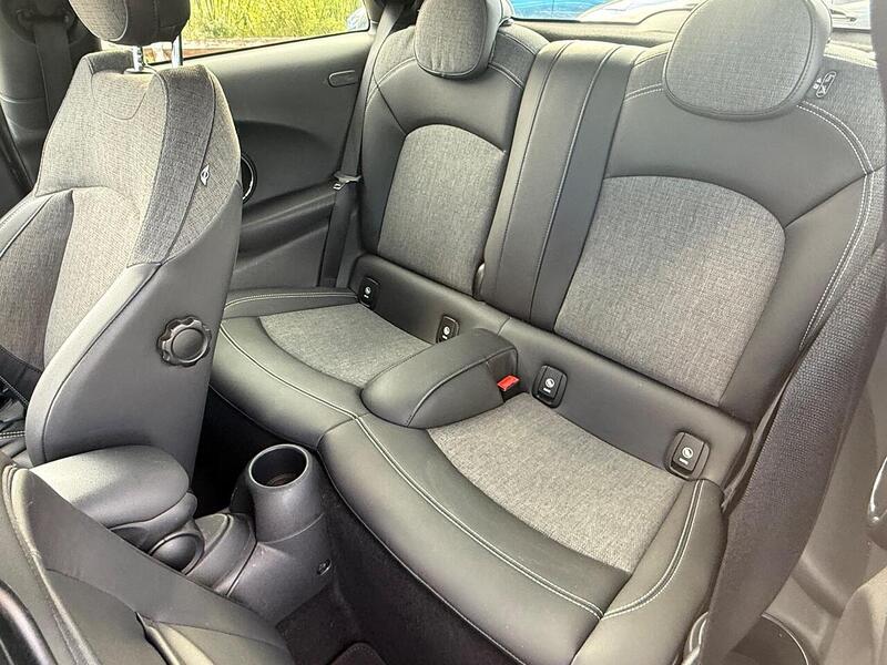 MINI Hatch 1.5 Cooper Hatchback 3dr Petrol Manual Euro 6 (s/s) (136 ps) - U10003255