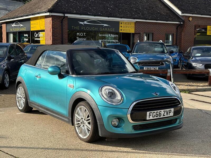 MINI Convertible 1.5 Cooper Convertible 2dr Petrol Auto Euro 6 (s/s) (136 ps) - U10003256