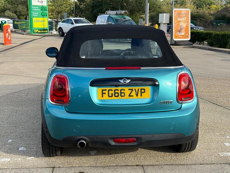 MINI Convertible 1.5 Cooper Convertible 2dr Petrol Auto Euro 6 (s/s) (136 ps) - U10003256
