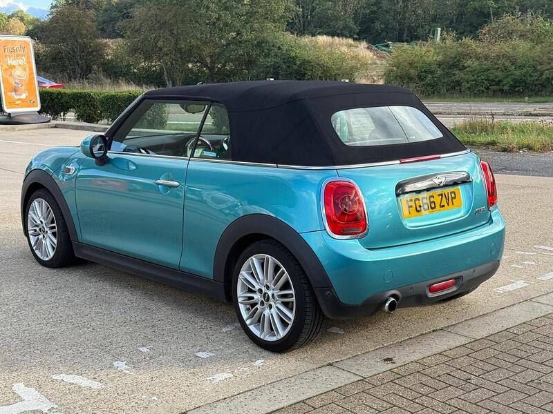 MINI Convertible 1.5 Cooper Convertible 2dr Petrol Auto Euro 6 (s/s) (136 ps) - U10003256